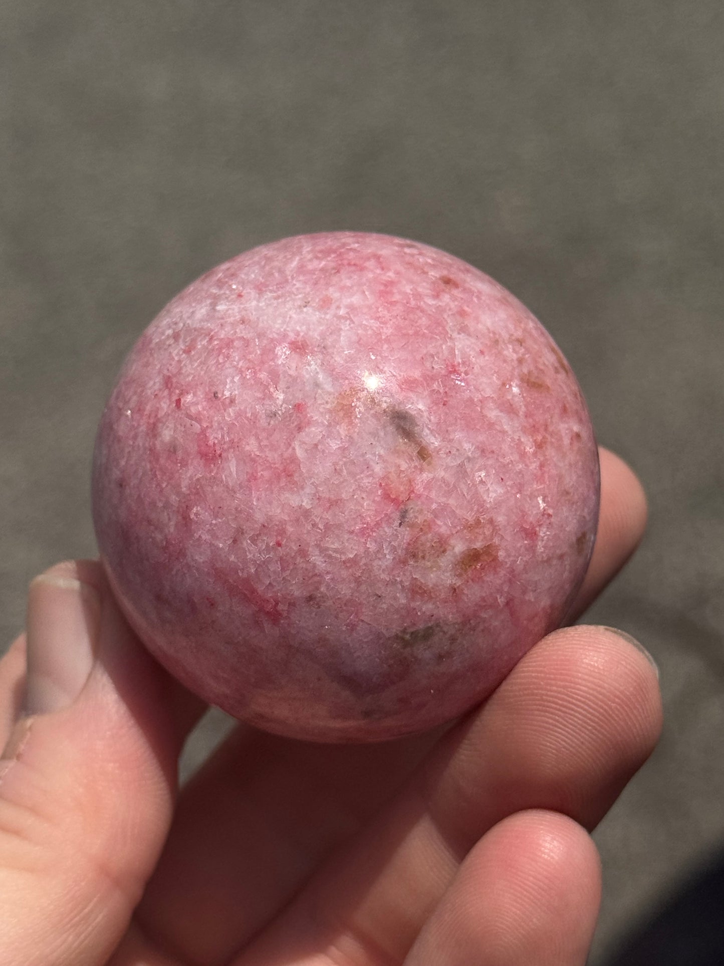Thulite Sphere UV Reactive