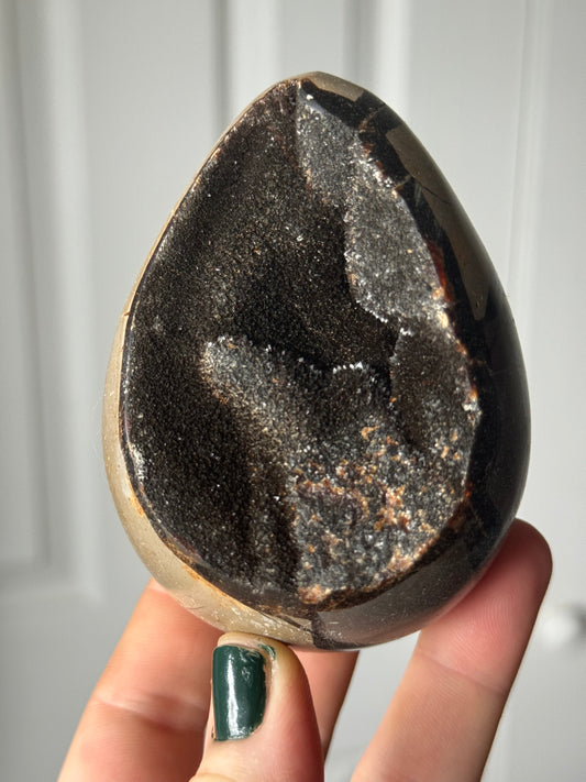 Septarian Egg UV reactive 4”x2.6”